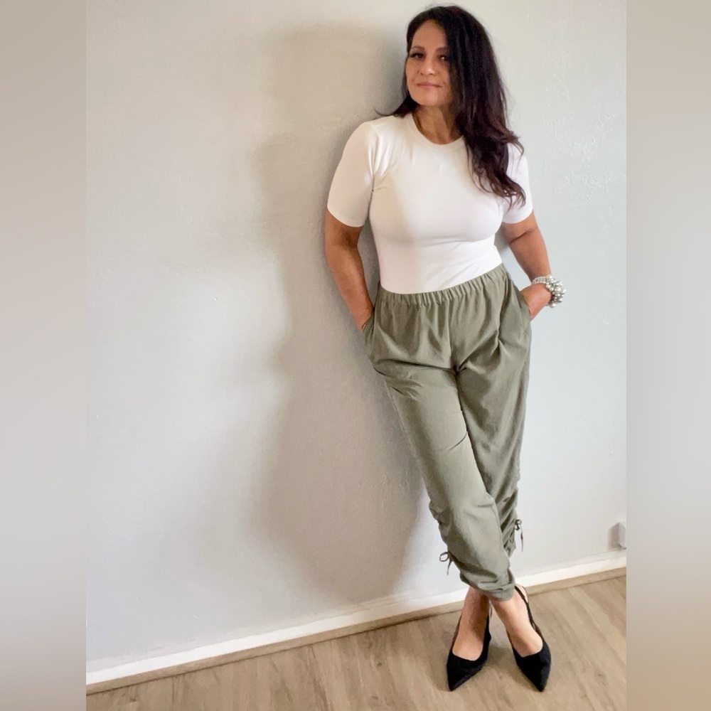 Chico’s Cinched Soft Utility Pants Olive Green Size 2